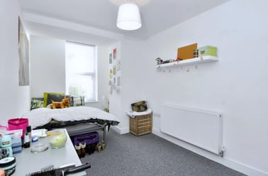 Quaker Lane Flat 3, Peverell, Plymouth - Image 2